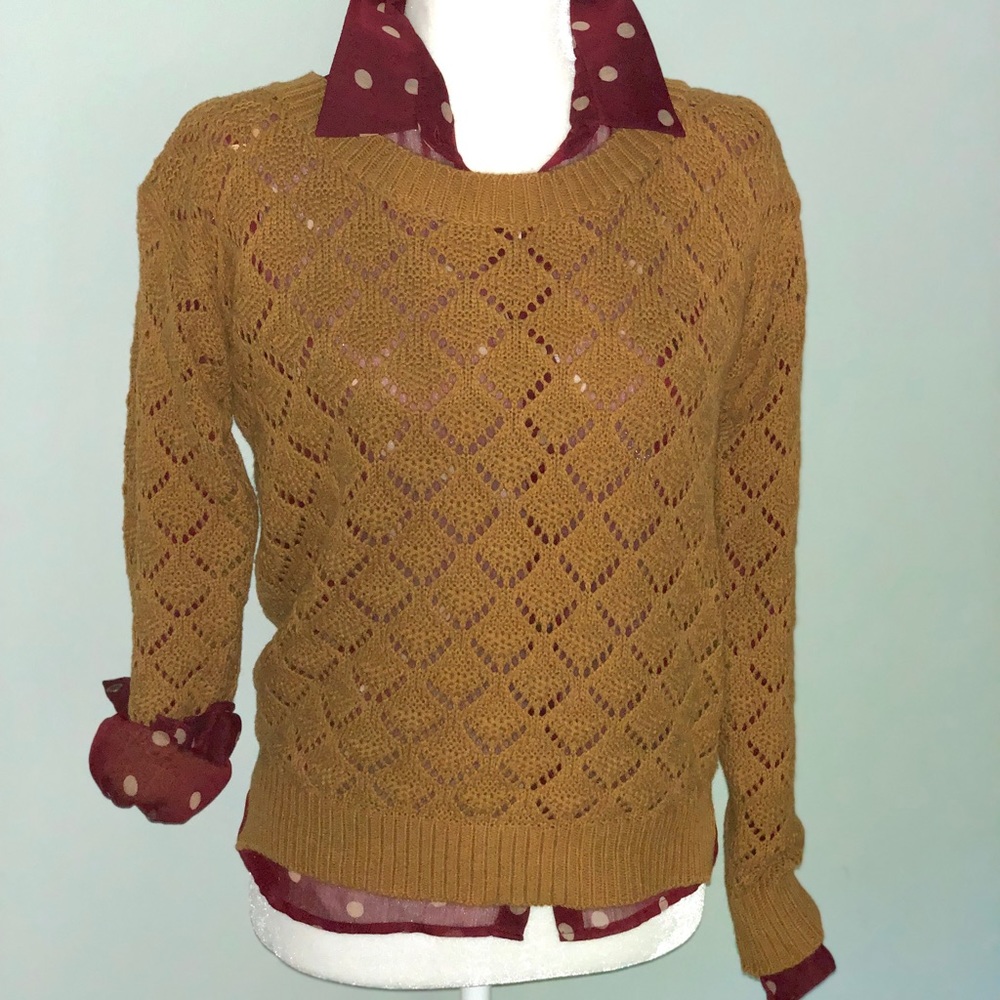 a+ro Button-back Sweater